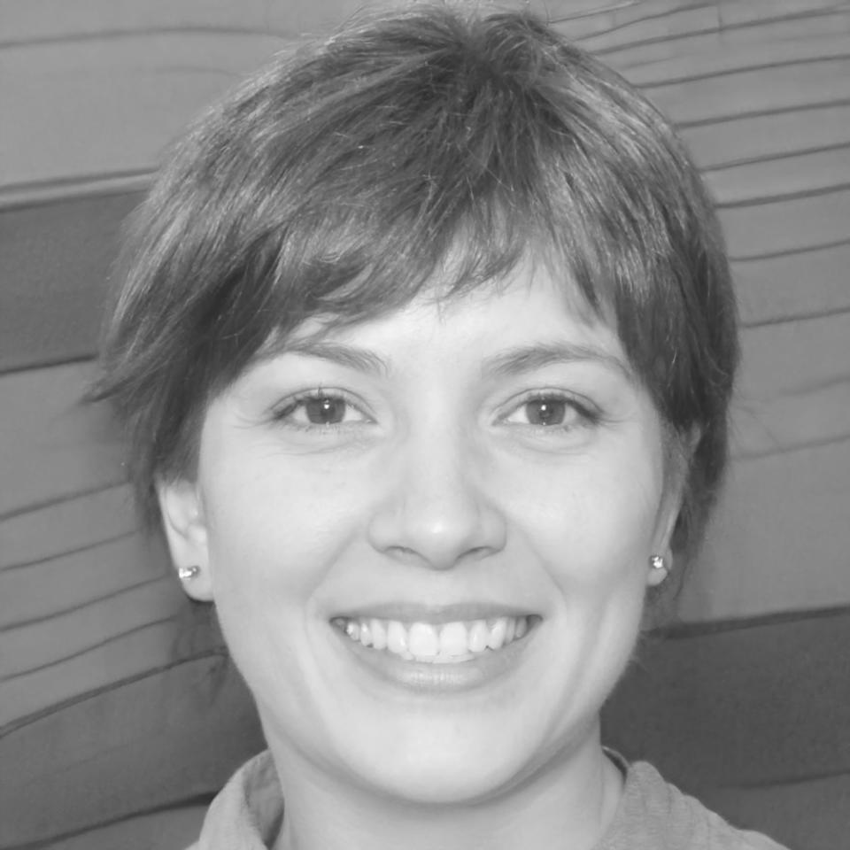 Linh Tran, Senior Financial Analyst